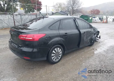 2015 Ford Focus S из США, поврежденный, VIN 1FADP3E28FL383224